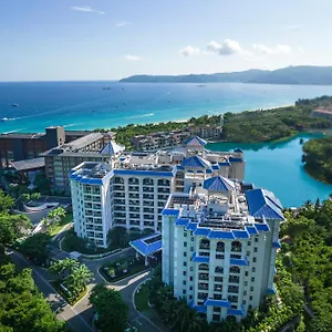 Отель & Yalong Bay